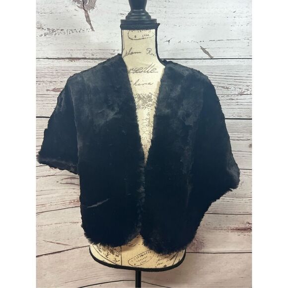 S. Brody Fine Furs Jackets & Blazers - S. Brody Fine Furs black fur vintage stole with pockets for hands